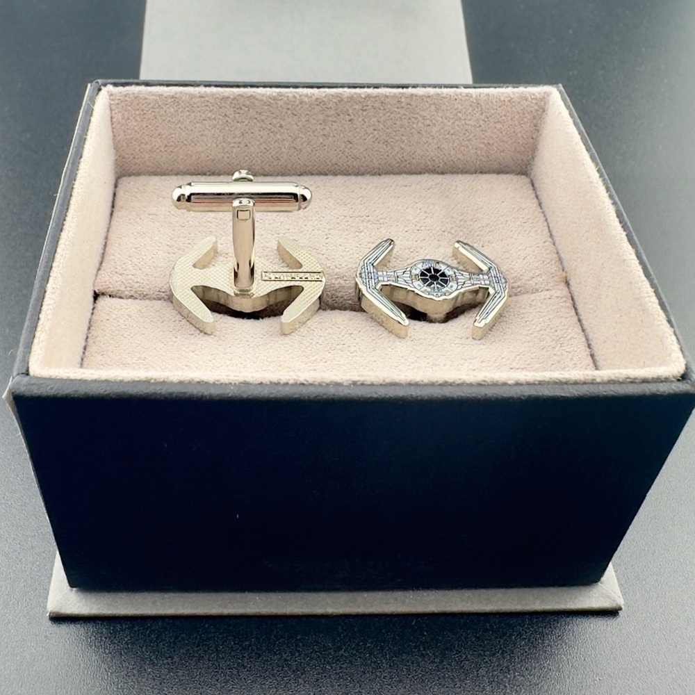 Star Wars Starfighter Blueprint Cufflinks - Picture 2 of 2